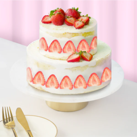 Grandiose Strawberry Shortcake by Bizu