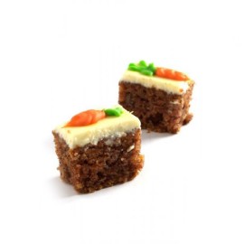 carrot cake with cream cheese by Bizu